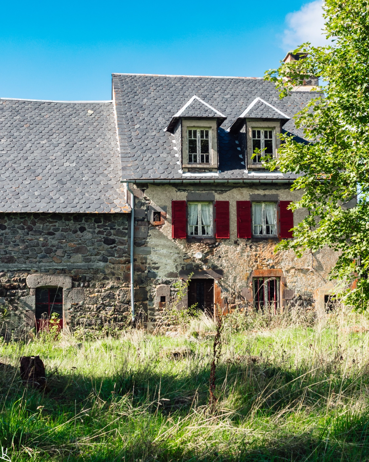 Maison (abandonnée) dans le village du Clozel